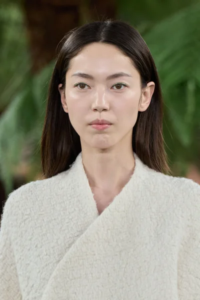 Look 143